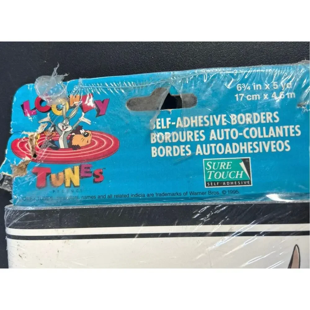 Unopened 1995 Looney Tunes Self Adhesive Border
